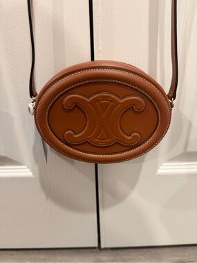 Celine Oval Cuir Triomphe Crossbody Bag Tan Calfskin Leather | Entrupy COA